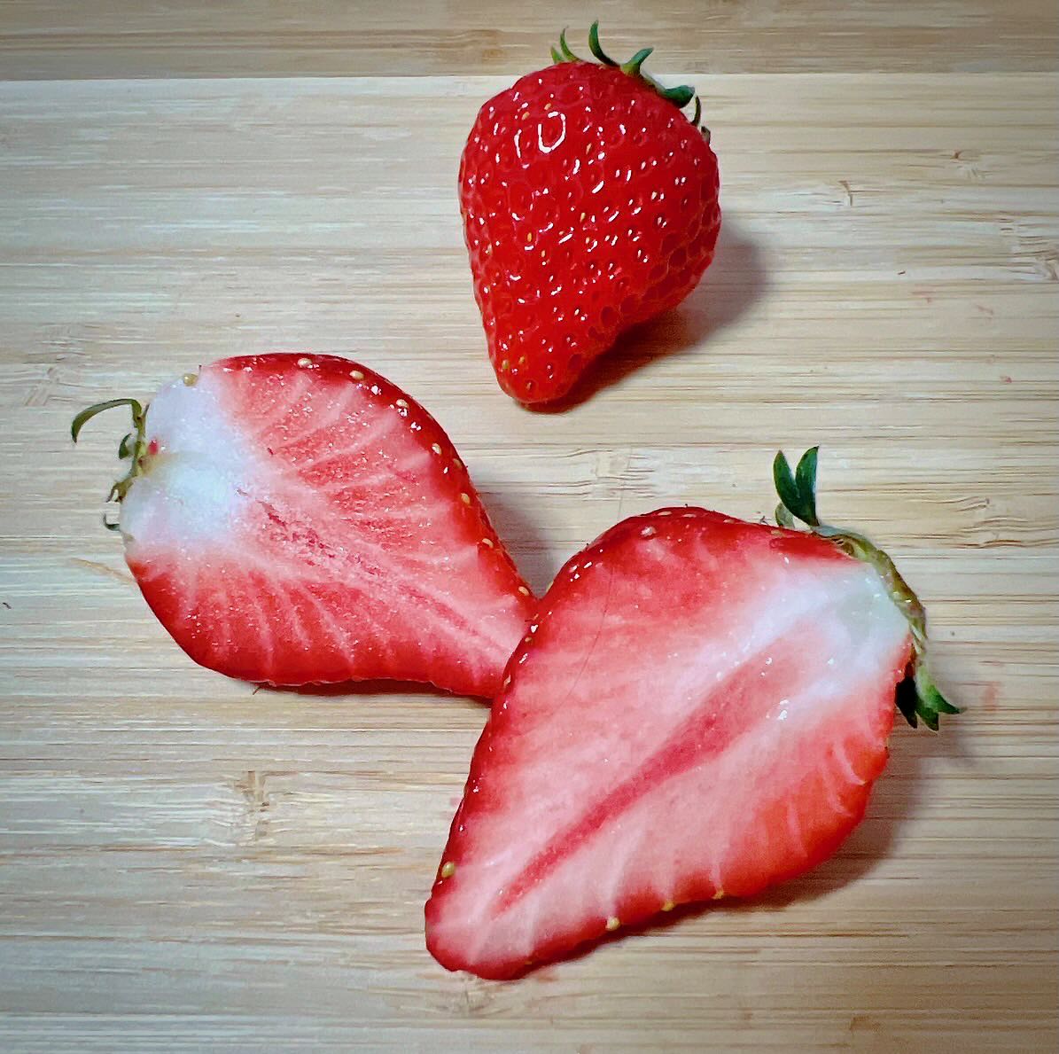 いちこ いちご農家の『3種の苺ジェラート』幻のいちご『とちひめ』を含む3種