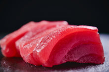 画像をギャラリービューアに読み込む, 選び抜かれた逸品『三陸塩竈ひがしもの』マグロを知り尽くすプロ達が目利きしたブランド生メバチマグロ【秋冬限定】