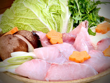 画像をギャラリービューアに読み込む, <12/22締め切り>40kg極上天然クエの『クエ鍋切り身』『クエ鍋用アラ』1本釣り・活け〆・神経抜きで最高の逸品【年末お届け】