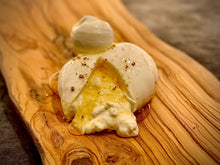 画像をギャラリービューアに読み込む, ゴルゴンゾーラの『ブッラータ』★究極のフレッシュチーズに2月限定で大人のブッラータが登場!