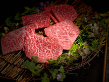 画像をギャラリービューアに読み込む, 至高の焼肉「近江牛・飛騨牛 食べ比べセット」極上の霜降り&赤身【ヒレ•サーロイン•ランプ•マルシン•トモサンカク•イチボ】