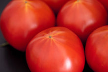 画像をギャラリービューアに読み込む, 世界最高峰のトマト「光樹とまと プレミアム」糖度検査と食味で厳選された特級品
