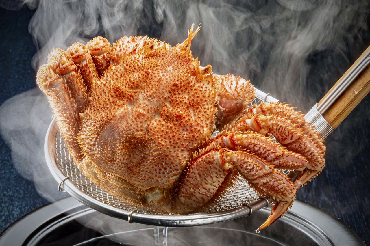 KUUCA　１kgオーバーの特級品『北海道産・毛蟹』1年を通して北海道の旬の漁場から最高級の大型特級毛蟹を直送　–