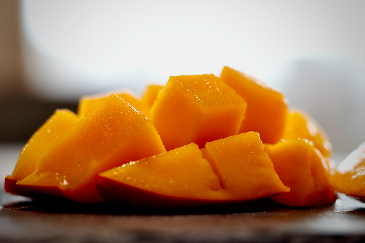 目利きのプロから選ばれる「沖縄県産・アップルマンゴー」大玉500g超の