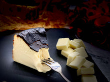 画像をギャラリービューアに読み込む, とろける『ホワイトチョコ・バスクチーズケーキ 』3月限定で人気のホワイトバスクが再登場！
