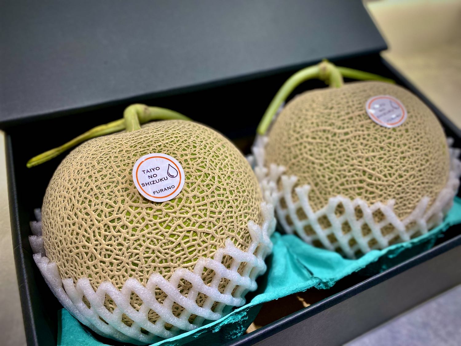 奇跡のメロン『大地の雫』 限定生産の中の１％！ 市場には出回らない超希少な逸品（1.8〜2.3kg）