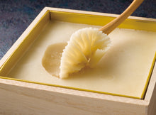画像をギャラリービューアに読み込む, 【冬季限定】熟成はちみつ『極・箱みつ』日本で唯一バターのように食べられる熟成ハチミツ
